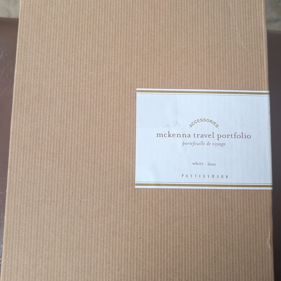 Pottery Barn White McKenna Travel Portfolio, New - Picture 6 of 8